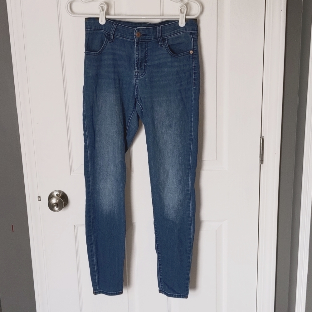 Old Navy Super Skinny Mid-rise size 4